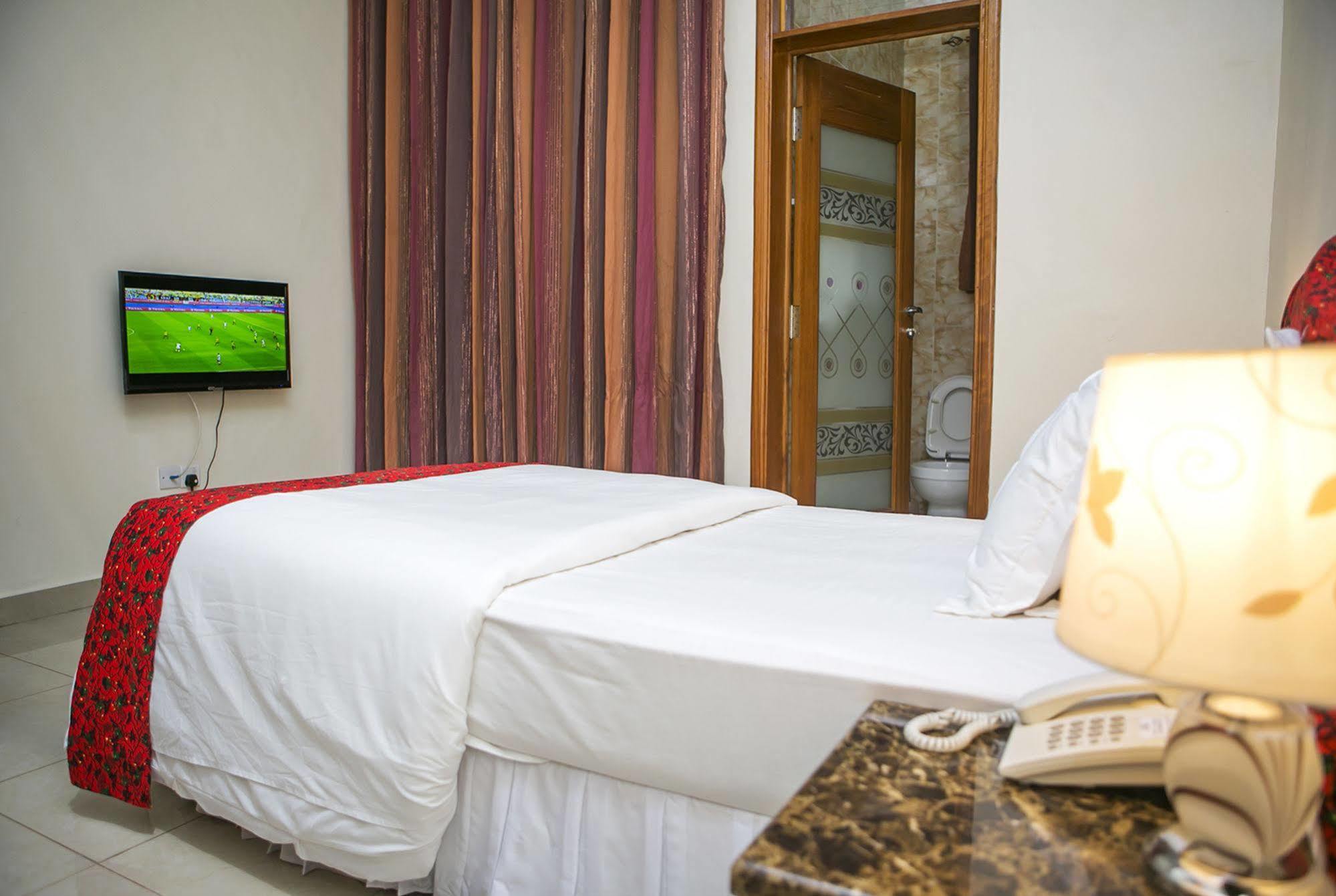 St Augustine Apartment & Hotel Кигали Екстериор снимка