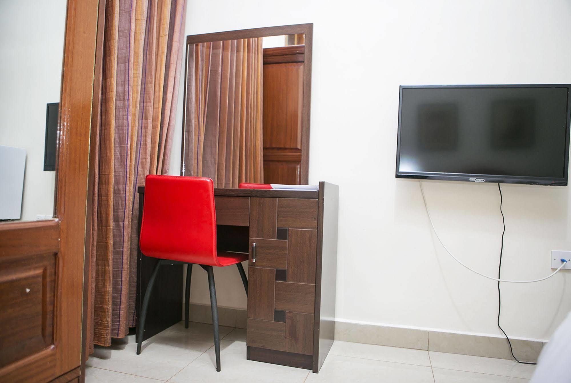 St Augustine Apartment & Hotel Кигали Екстериор снимка